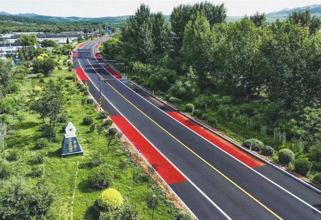 27.1公里長的紅山大道是一條引領(lǐng)旅游風(fēng)尚、展現(xiàn)自然與文化之美的紐帶。朝陽發(fā)布供圖